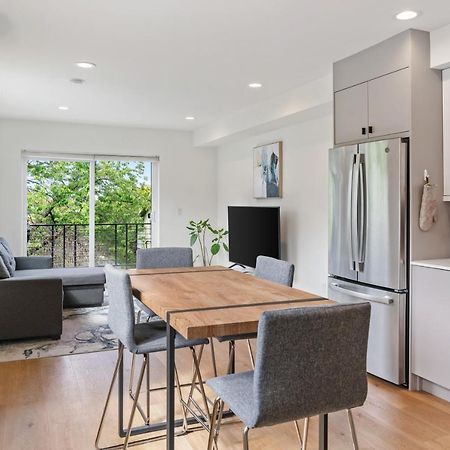 Modern Two Story Townhouse Near Light Rail Daire Seattle Dış mekan fotoğraf
